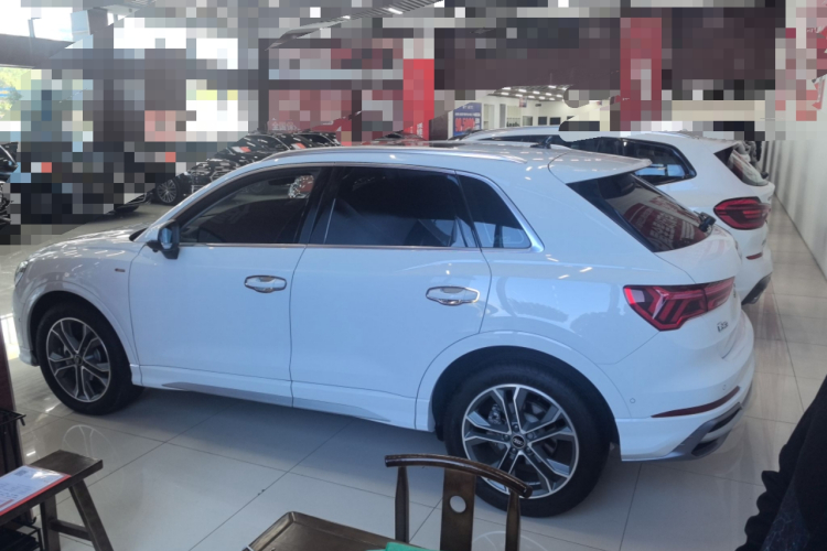 奥迪Q3 2023款 改款 40 TFSI 时尚动感型车身外观4