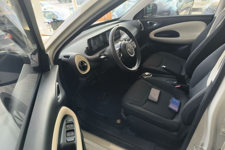 五菱汽车 五菱缤果 2023款 333km 快享款中控内饰7003