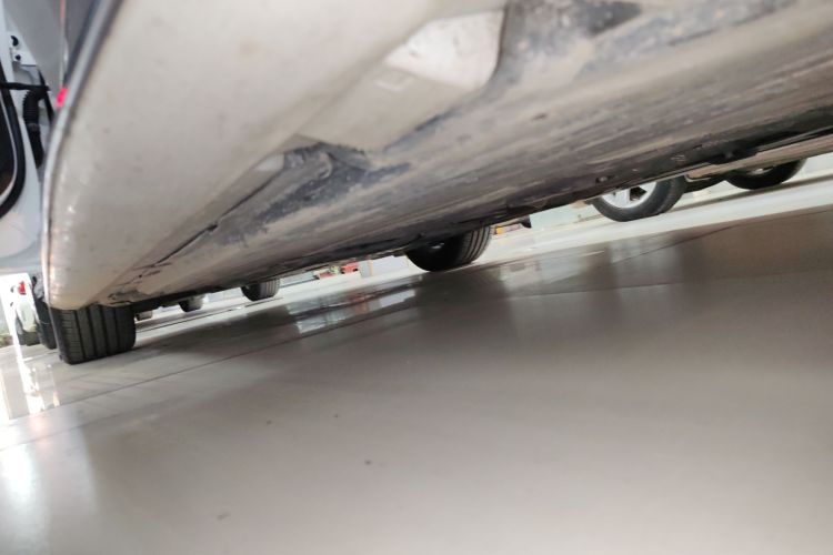 奔驰C级 2022款 改款 C 200 L 运动版局部细节9002