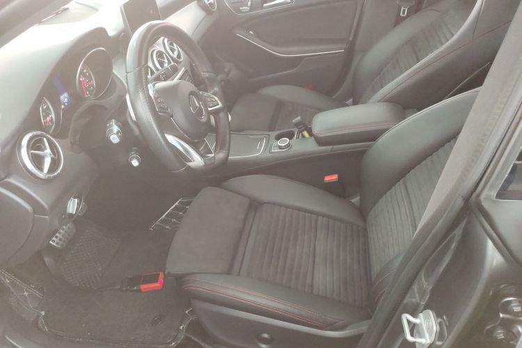 奔驰CLA 2017款 改款 CLA 220 4MATIC局部细节19