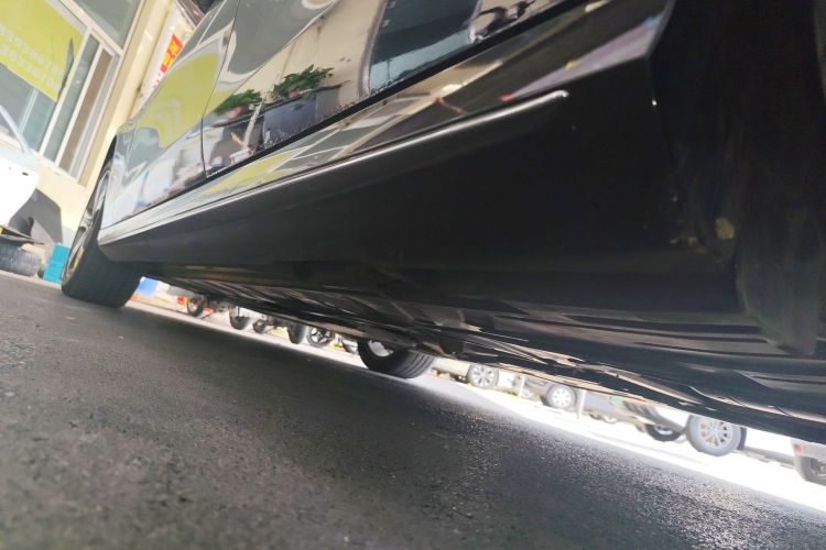 奔驰E级 2019款 E 200 L 运动型局部细节9002