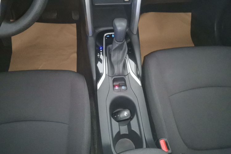 丰田 卡罗拉锐放 2022款 2.0L 豪华版局部细节18