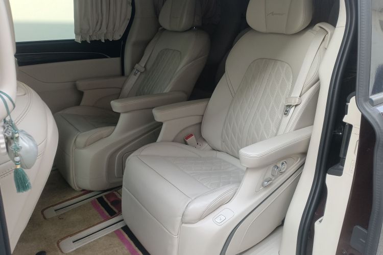 别克GL8 2020款 Avenir艾维亚 六座贤礼版中控内饰21