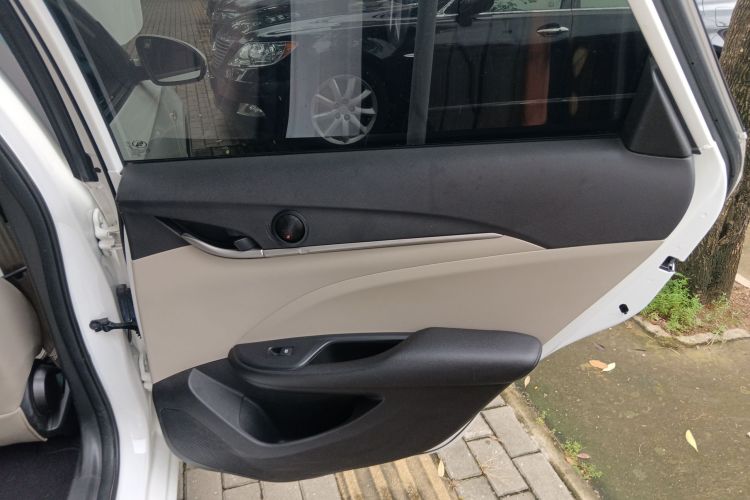 别克 英朗 2021款 典范 1.5L 自动精英型中控内饰7006