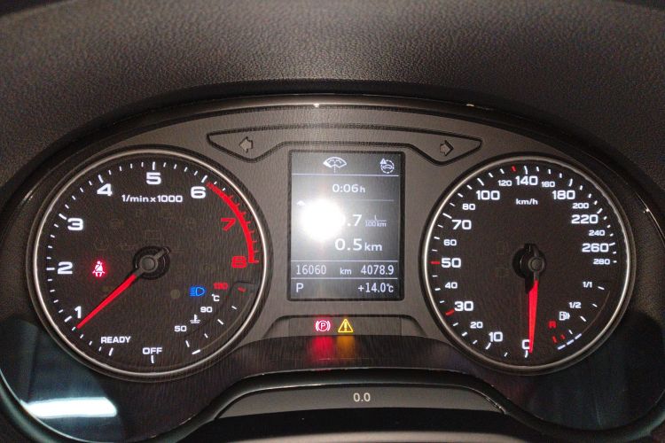 奥迪Q2L 2023款 35TFSI 时尚动感型中控内饰14