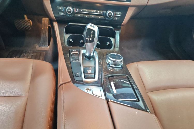 宝马5系 2014款 528Li 领先型中控内饰18