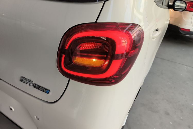 五菱汽车 宏光MINIEV 2025款 四门版 进阶款车身外观9