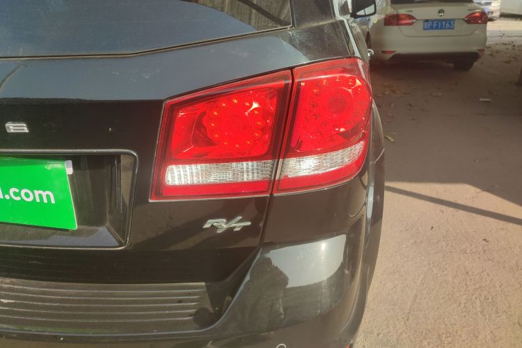 道奇 酷威 2013款 2.4L 两驱尊尚版车身外观9