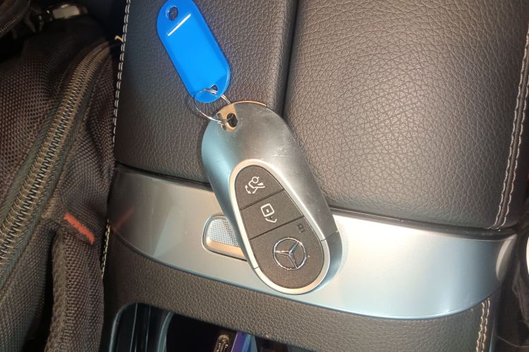 奔驰C级 2023款 改款二 C 260 L 运动版中控内饰11