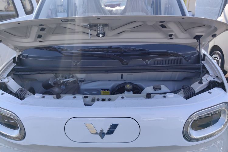 五菱汽车 宏光MINIEV 2024款 第三代 215km 青春版机舱底盘24