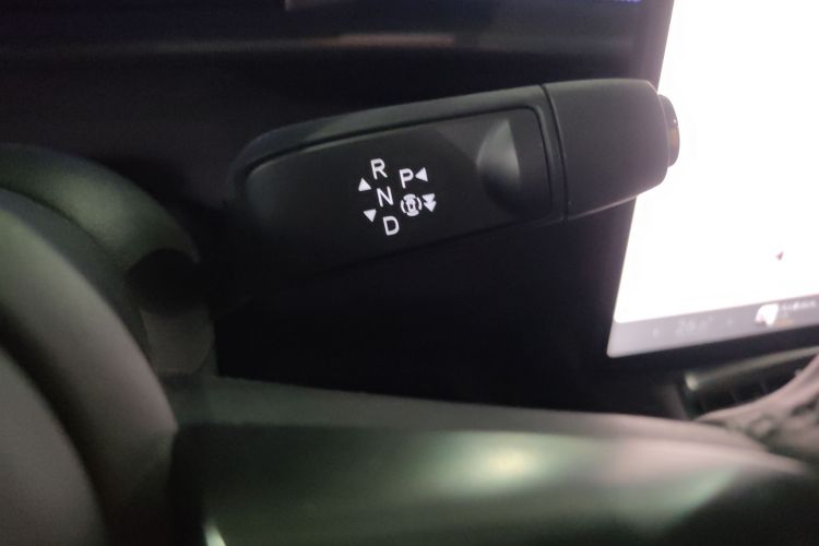 小鹏P7 2025款 702 长续航 Ultra中控内饰18