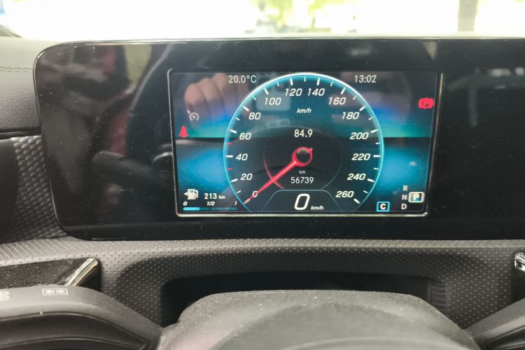 奔驰A级 2019款 A 180 L 运动轿车中控内饰15