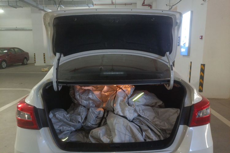 日产 轩逸 2022款 经典 1.6XL CVT豪华版机舱底盘23