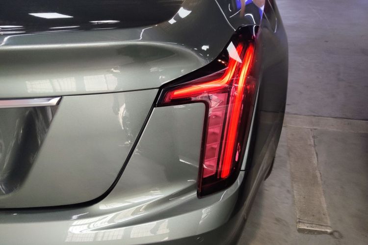 凯迪拉克CT5 2022款 28T 豪华型（标准版）车身外观9