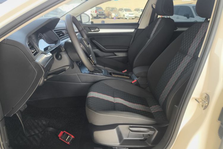 大众 凌渡 2019款 230TSI DSG风尚版 国V中控内饰19