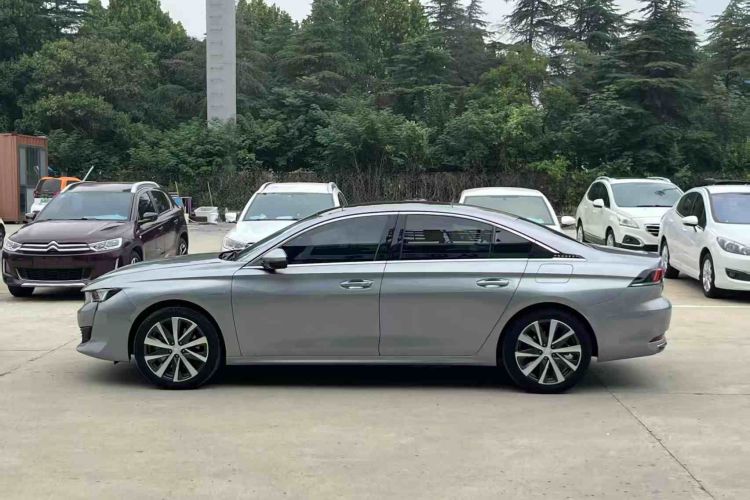 标致508L新能源 2021款 1.6T 插混科技版车身外观4