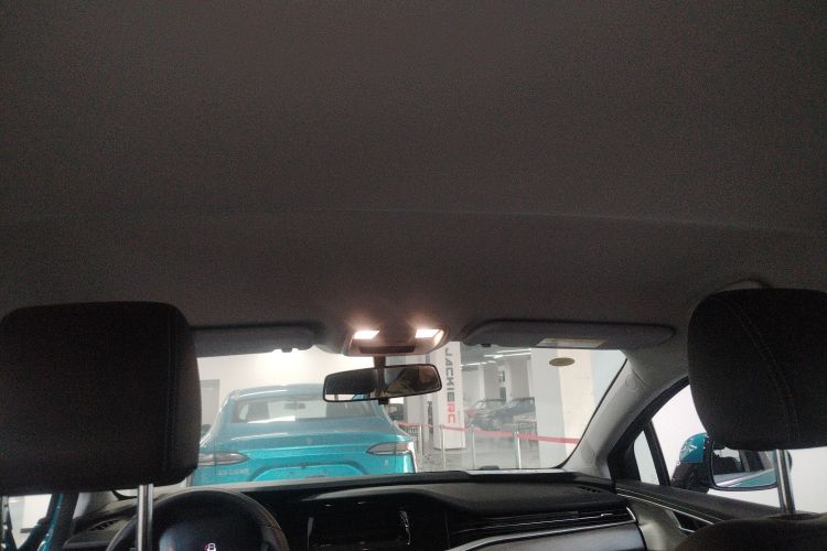 江铃集团新能源 羿 2023款 标准续航行业版中控内饰22