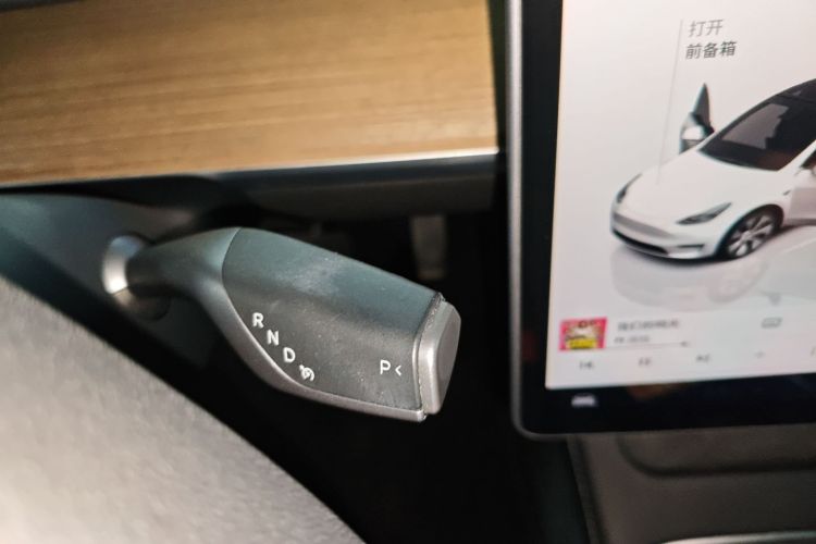 特斯拉 Model Y 2022款 改款 后轮驱动版中控内饰18