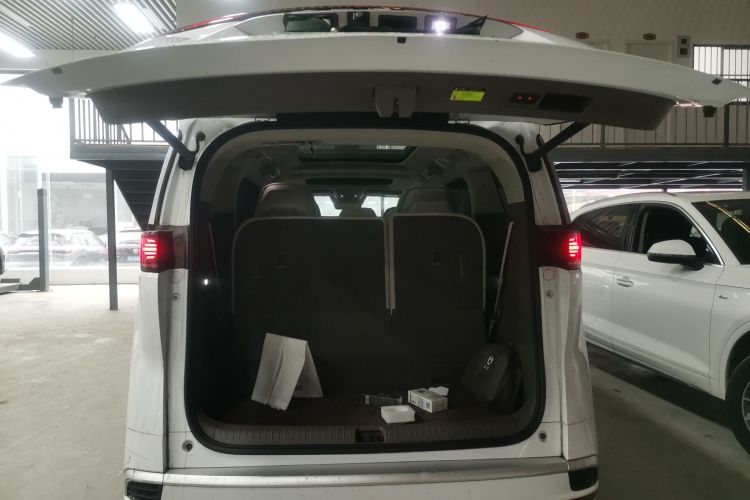 腾势D9 2022款 DM-i 970 四驱旗舰型机舱底盘23