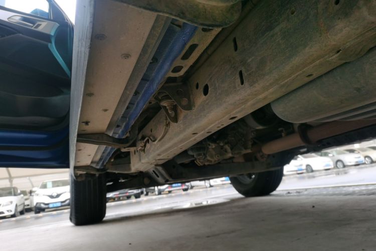 长城 炮 2021款 2.0T商用版手动柴油四驱精英型长箱GW4D20M局部细节9002