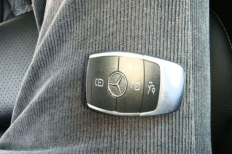 奔驰C级 2020款 C 260 L 运动版中控内饰7001