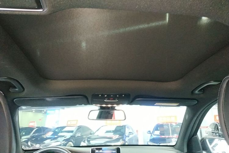 奔驰GLC 2019款 GLC 260 L 4MATIC 动感型中控内饰22