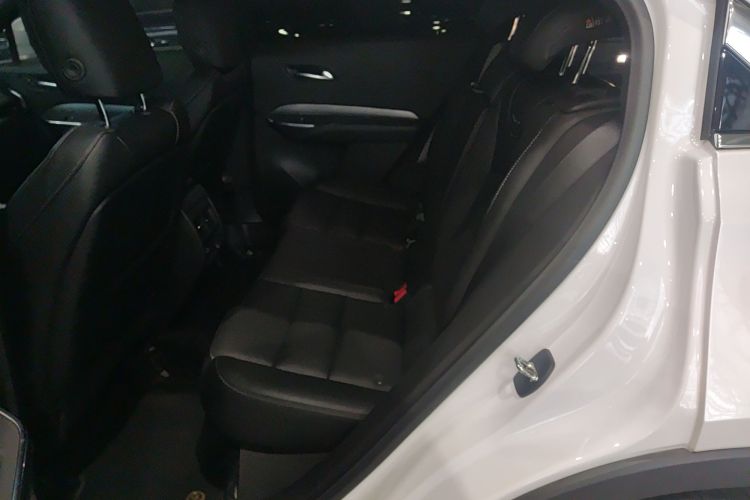 凯迪拉克XT4 2024款 28T 两驱豪华型中控内饰21