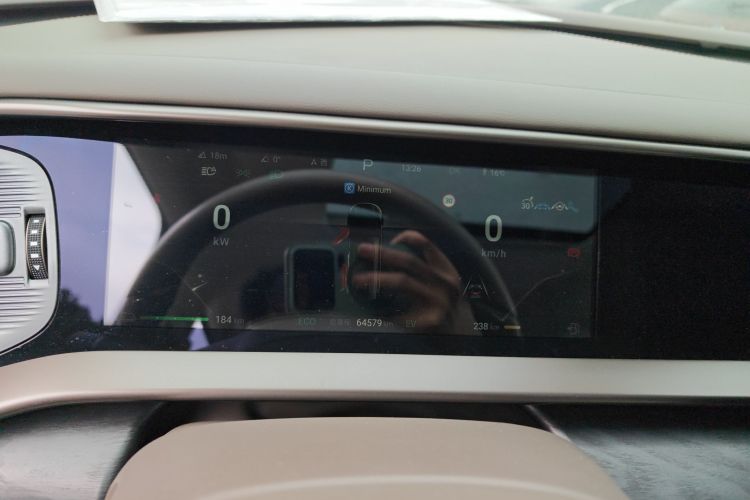 腾势D9 2022款 DM-i 1040 尊贵型局部细节14