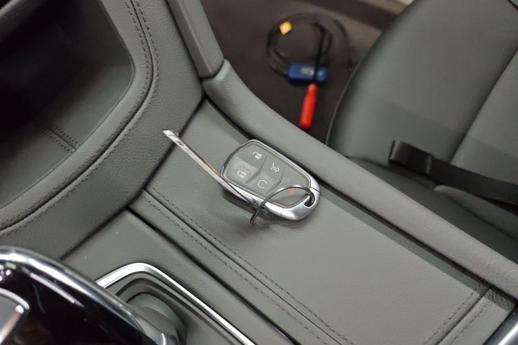 凯迪拉克XT5 2023款 2.0T 四驱尊贵型（至臻版）中控内饰11