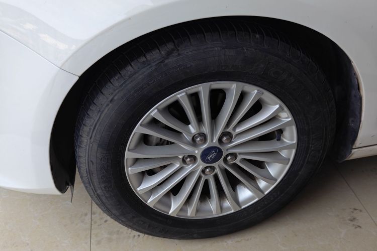 福特 福睿斯 2015款 1.5L 手动舒适型车身外观6007