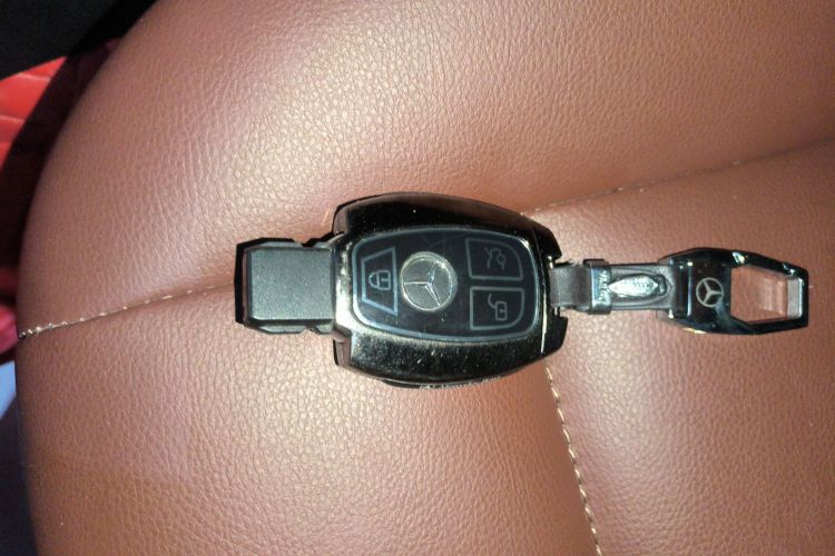 奔驰GLK级 2015款 GLK 300 4MATIC 时尚型 极致版中控内饰11