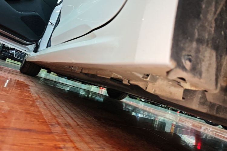 丰田 卡罗拉 2023款 1.8L 智能电混双擎 先锋版局部细节9002