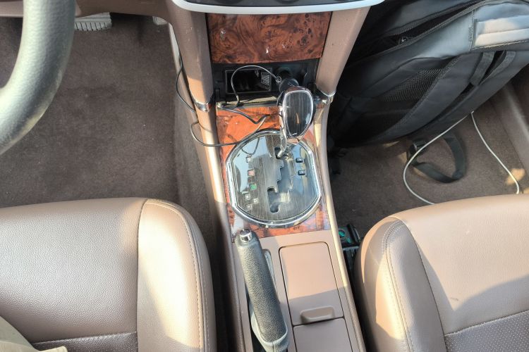 众泰Z300 2014款 1.6L 都市版自动豪华型中控内饰18