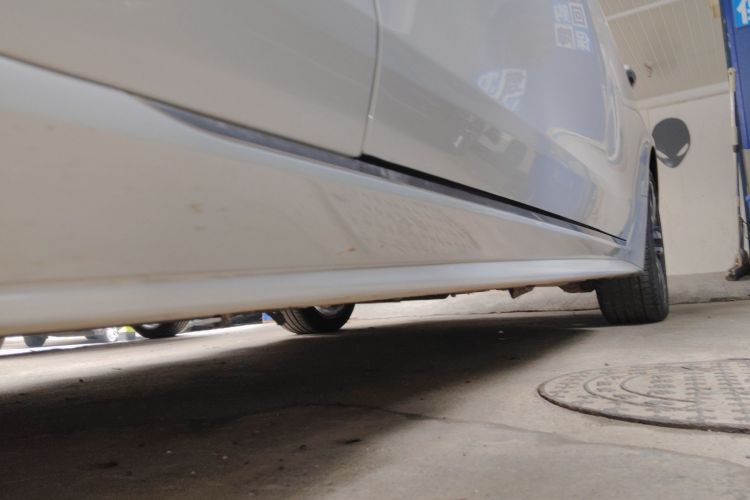 捷豹XEL 2024款 2.0T 250PS R-DYNAMIC S进取运动版局部细节9002