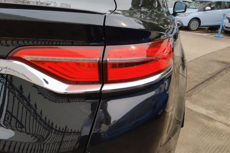 吉利汽车 星越 2020款 高能版 350T 耀星者车身外观9