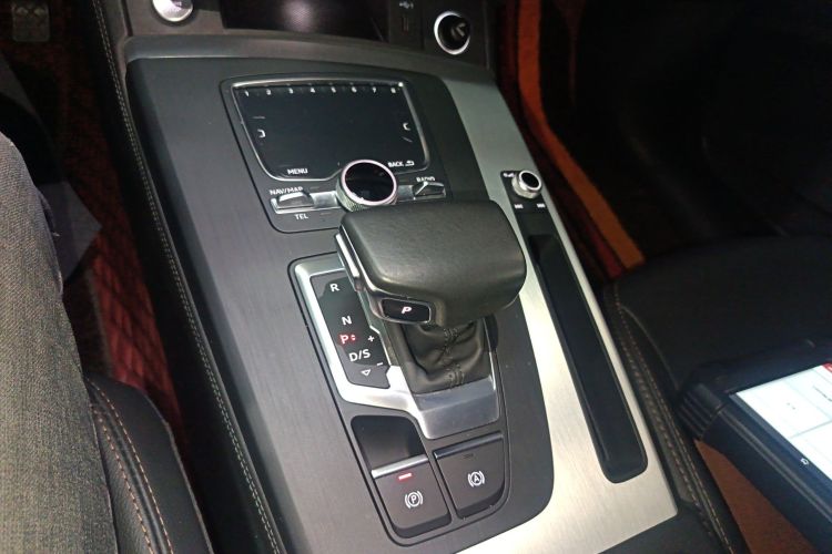 奥迪Q5L 2020款 改款 40 TFSI 荣享时尚型局部细节18