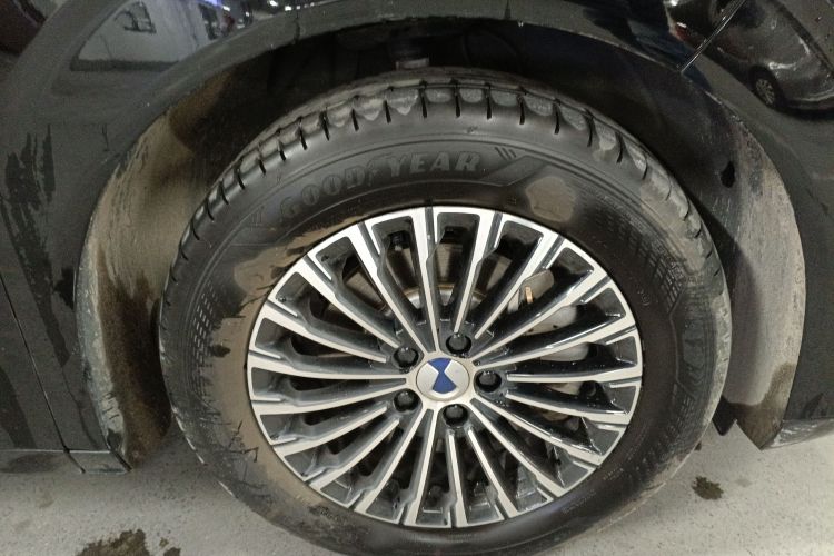 腾势D9 2022款 DM-i 970 四驱尊荣型车身外观10