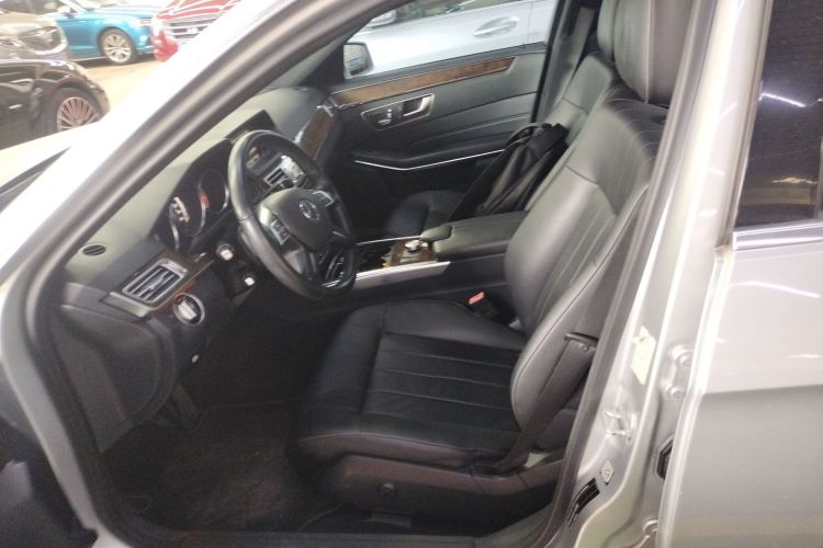 奔驰E级 2015款 E 200 L中控内饰19