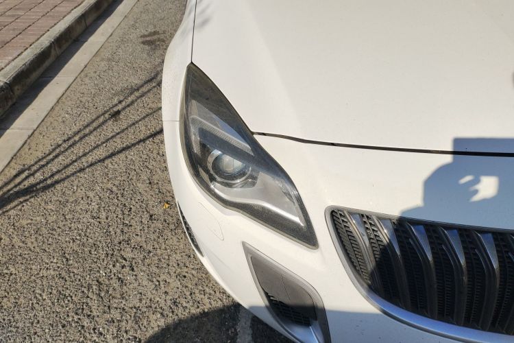 别克 君威 2014款 GS 2.0T 燃情运动版车身外观8