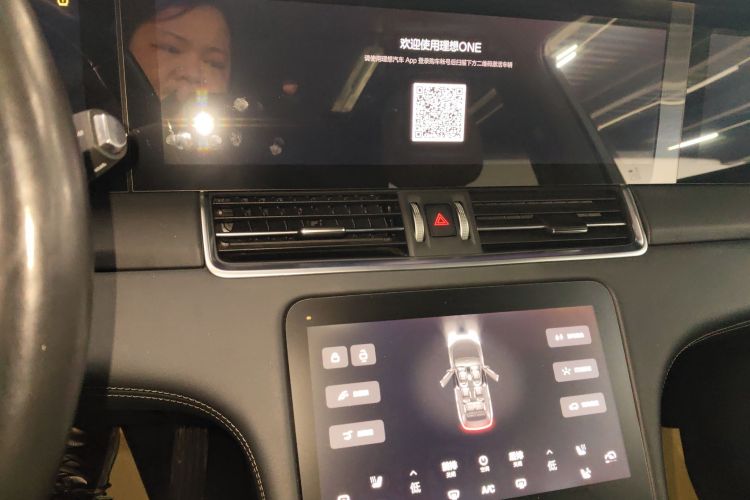 理想汽车 理想ONE 2021款 增程6座版中控内饰16
