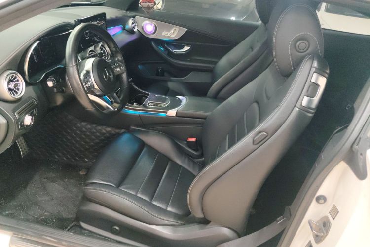 奔驰C级(进口) 2019款 C 260 轿跑车中控内饰19