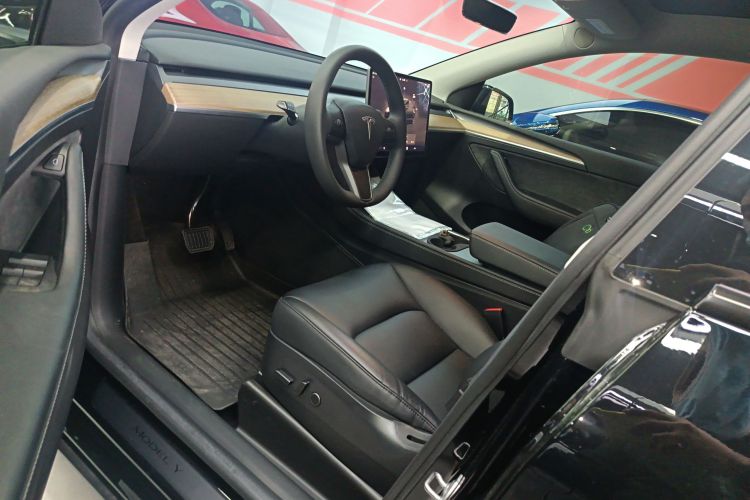 特斯拉 Model Y 2022款 长续航全轮驱动版中控内饰20