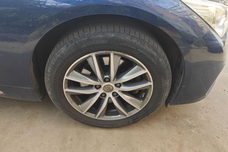 英菲尼迪Q50L 2018款 2.0T 舒适版 国VI车身外观10