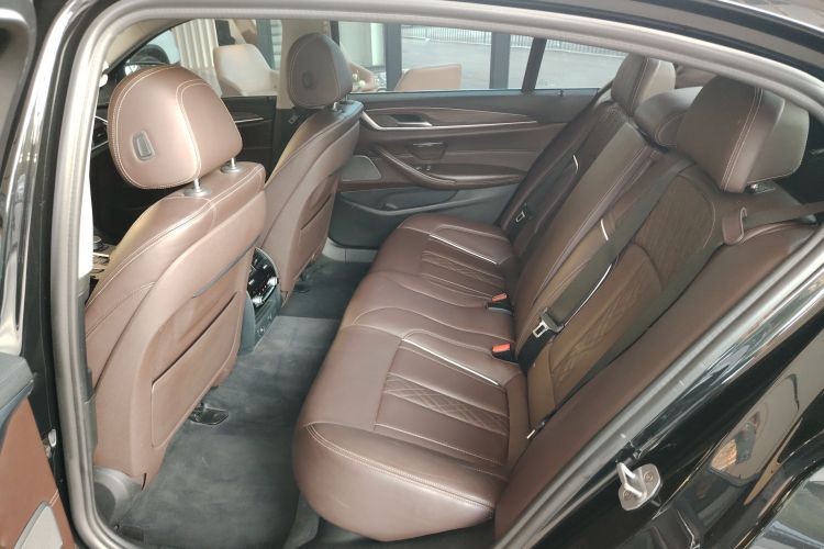 宝马5系 2019款 530Li 尊享型 豪华套装中控内饰7004