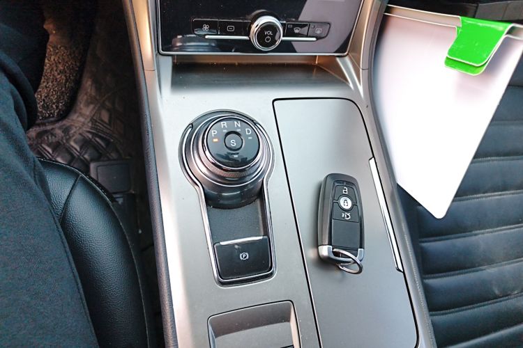 福特 蒙迪欧 2020款 EcoBoost 200 时尚型中控内饰18