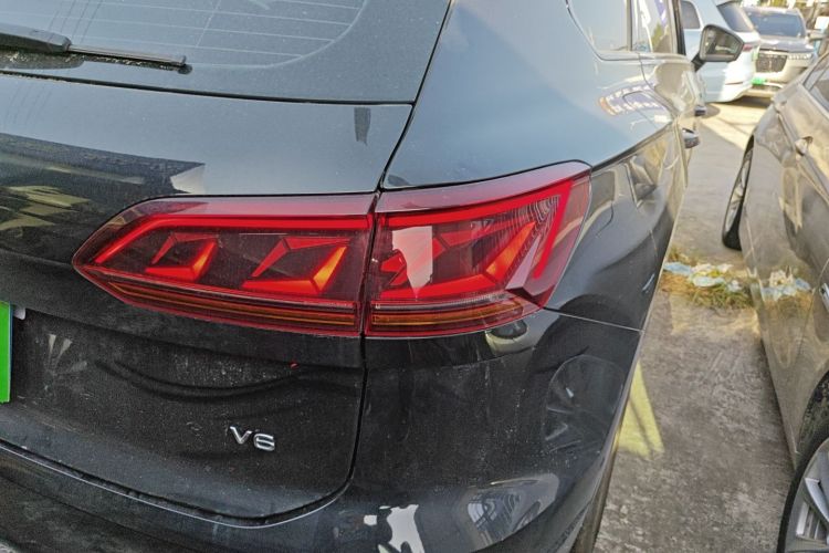 大众 途锐 2022款 3.0TSI 锐享版 曜黑运动套装车身外观6006