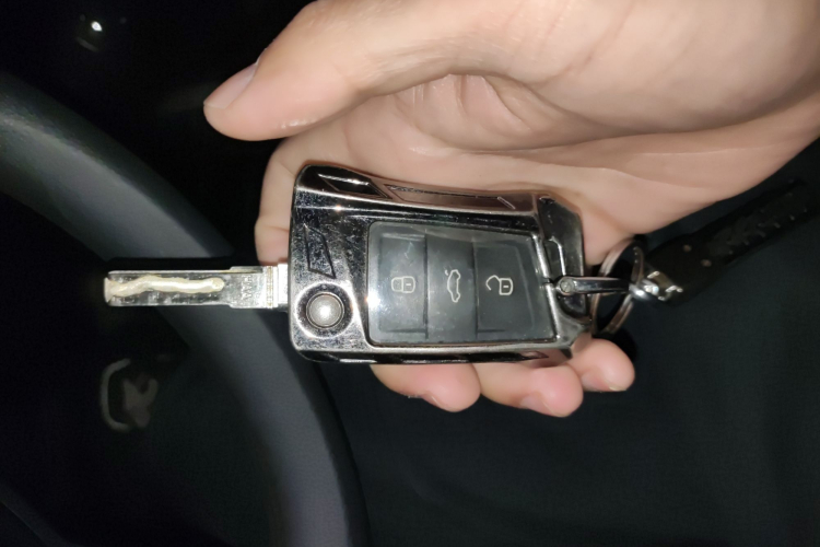 斯柯达 明锐 2019款 1.5L 自动智行舒适版 国V中控内饰7001