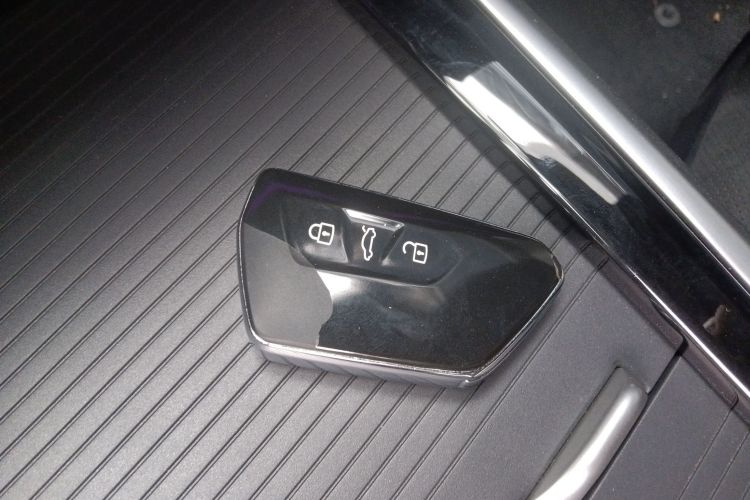 大众 帕萨特 2025款 Pro 380TSI 星空龙尊版中控内饰11