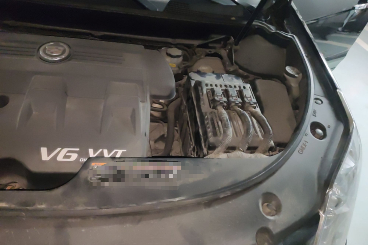 凯迪拉克SRX 2013款 3.0L 精英型局部细节9007