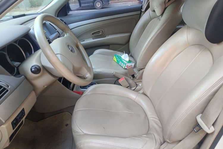 日产 轩逸 2012款 经典 1.6XE 自动舒适版中控内饰19